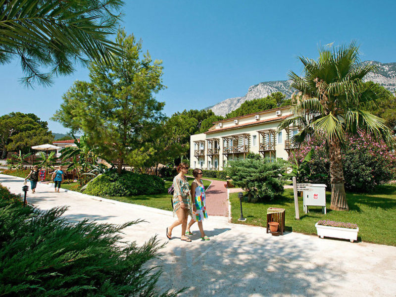 Crystal Flora Beach Resort
