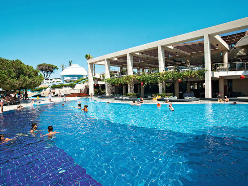 Atlantis Deluxe Hotel & Resort