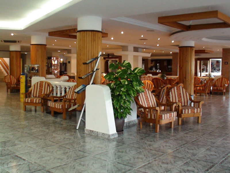 Invisa Hotel Es Pla