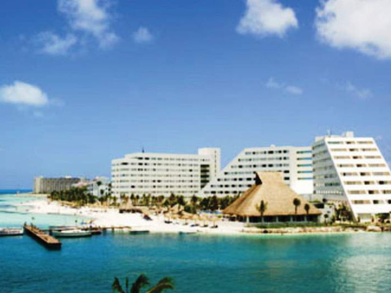 Oasis Palm Beach Cancun
