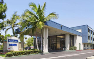 Náhled objektu Travelodge Inn By Wyndham Anaheim Disneyland Drive, Los Angeles, Kalifornie, USA