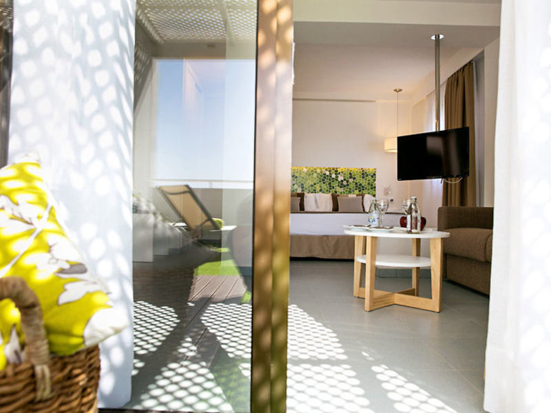 Anamar Suites