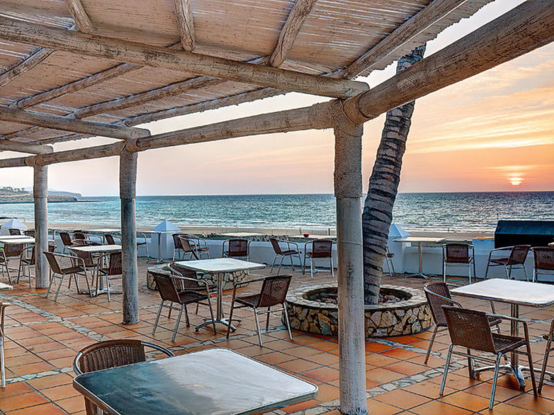 Monica Beach, App.