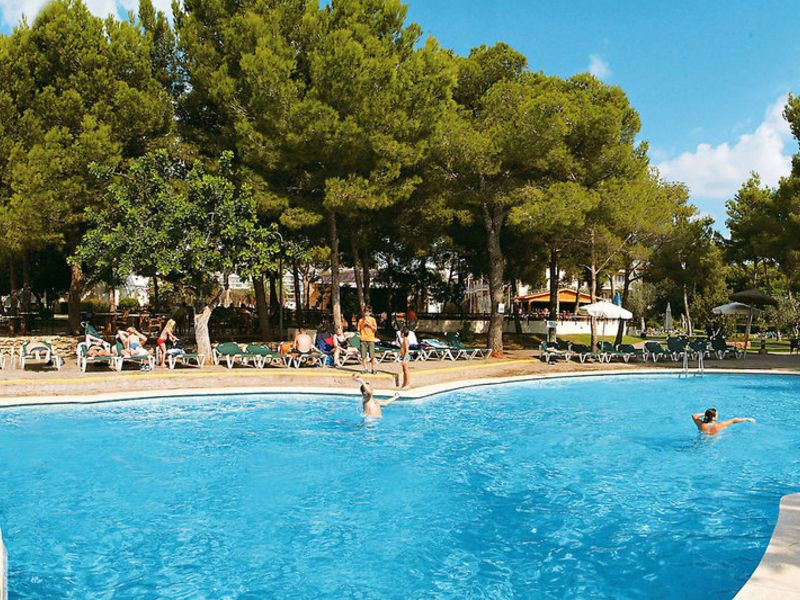Protur Floriana Resort