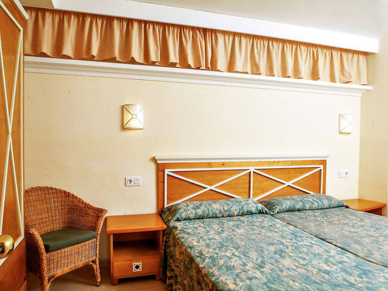 Protur Floriana Resort