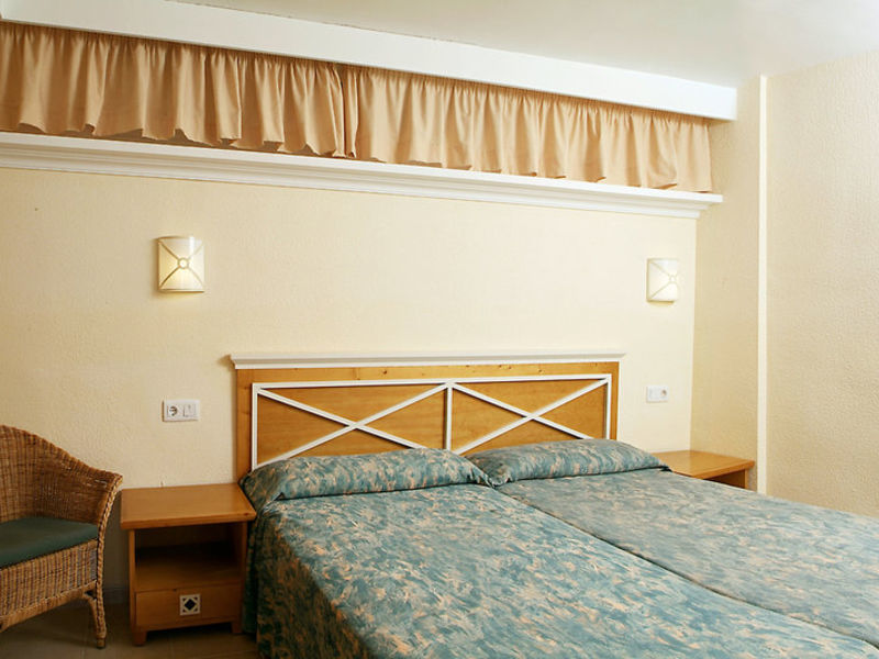 Protur Floriana Resort