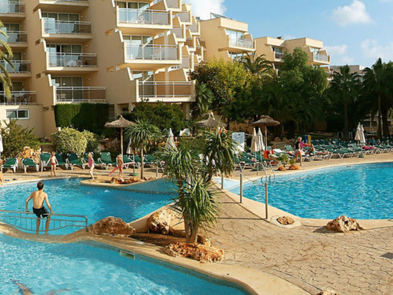 Protur Floriana Resort