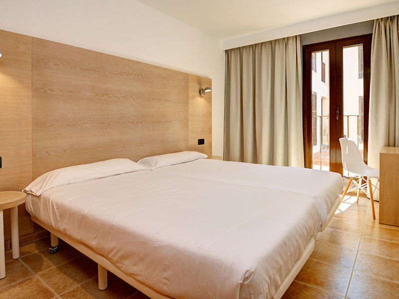 Protur Floriana Resort