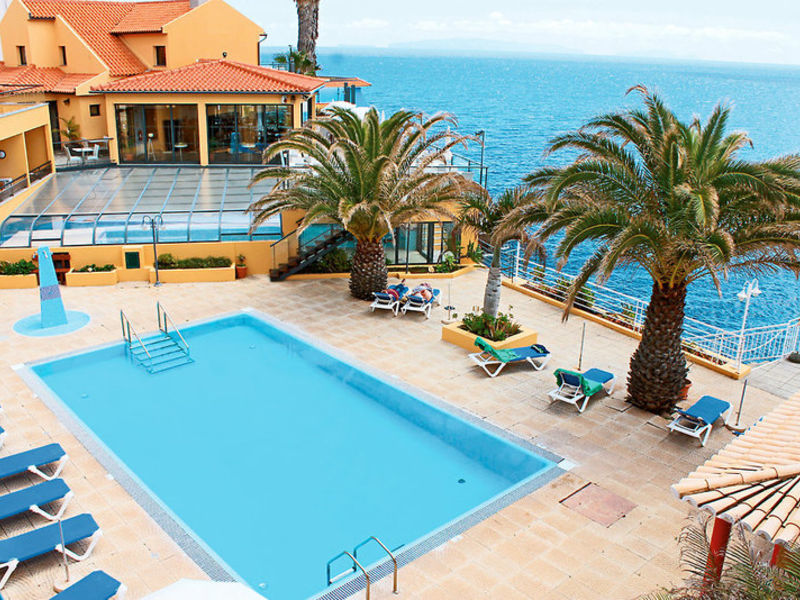 Studios Tropical