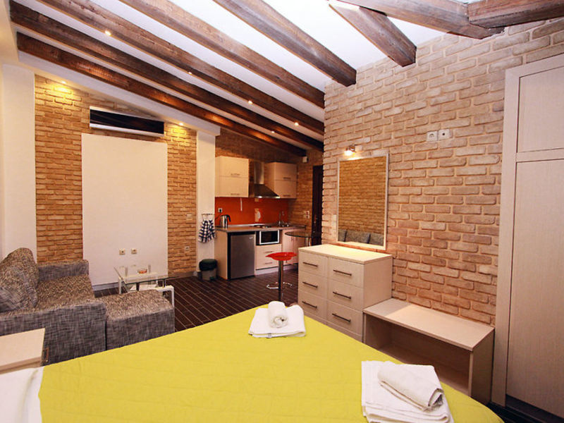 App. Bostonia Village