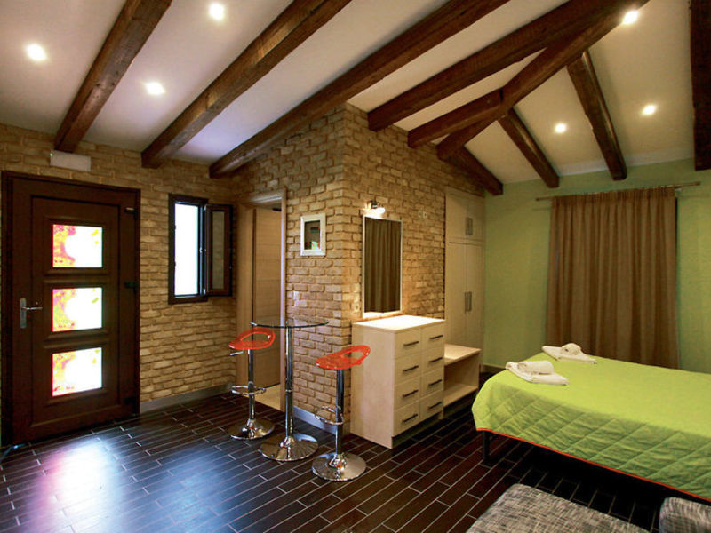 App. Bostonia Village