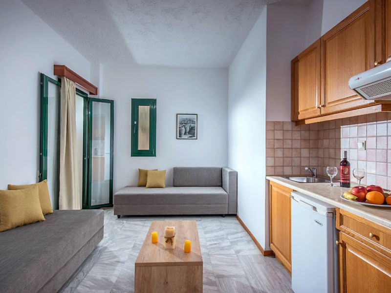 Elmi Suites Beach Hotel