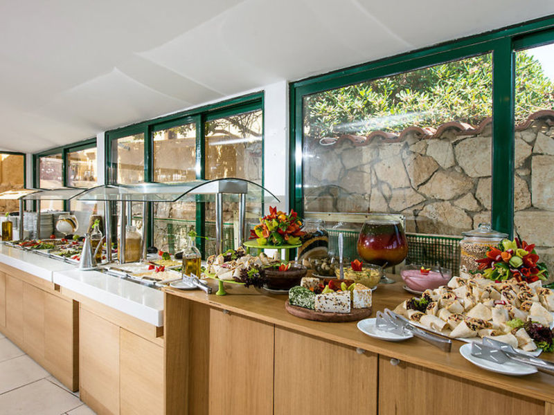 Elmi Suites Beach Hotel