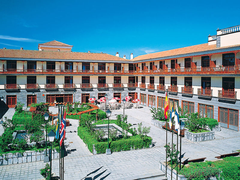 Studios Florida Plaza