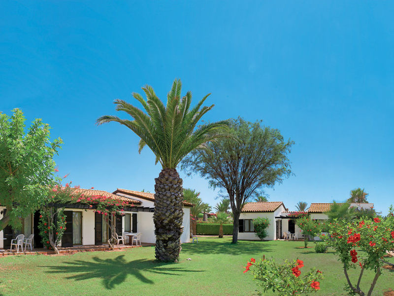 Kermia Beach Bungalow Hotel