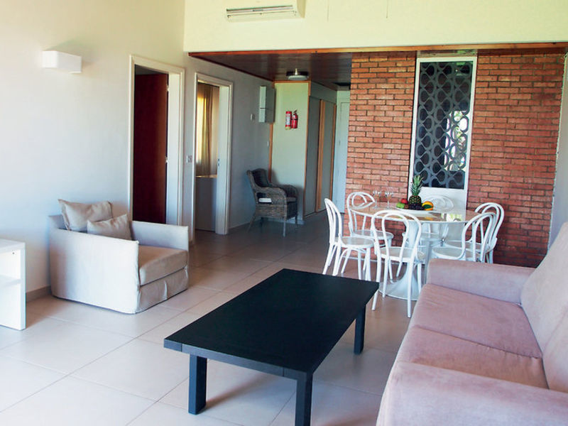 Kermia Beach Bungalow Hotel