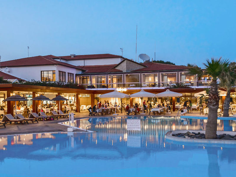 Kermia Beach Bungalow Hotel