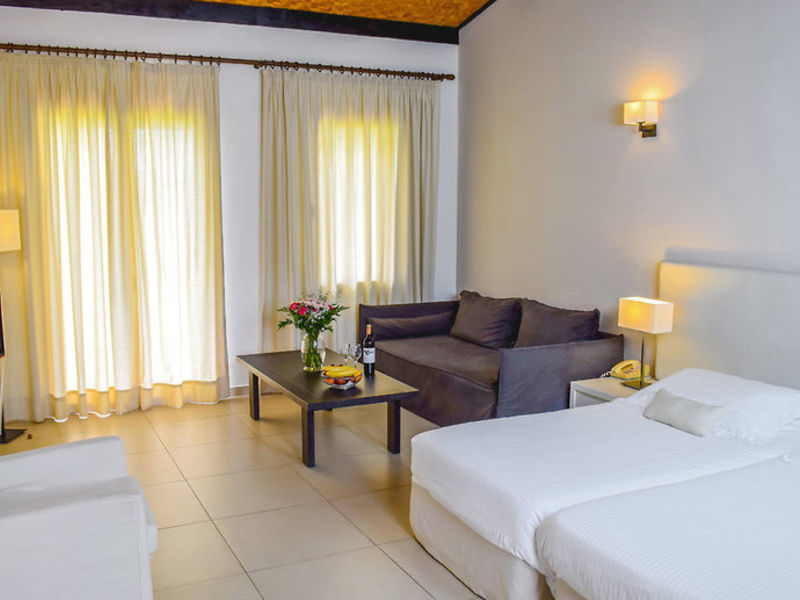 Kermia Beach BUngalow Hotel