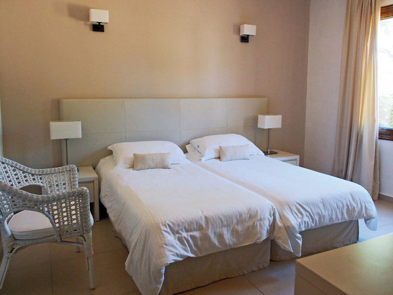 Kermia Beach BUngalow Hotel