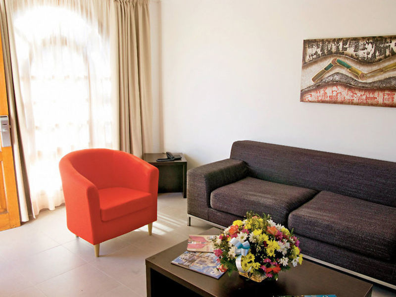 Suite Hotel Jardin Dorado