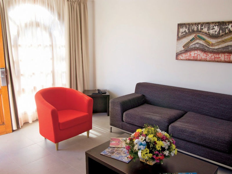 Suite Hotel Jardin Dorado