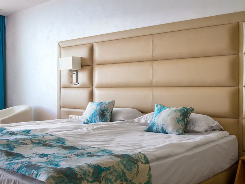 SENTIDO Bilyana Beach