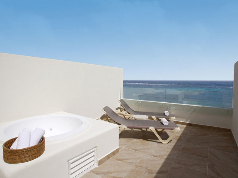 AkumalBay Beach & WellnessResort