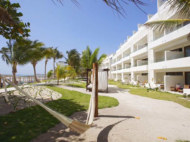 AkumalBay Beach & WellnessResort