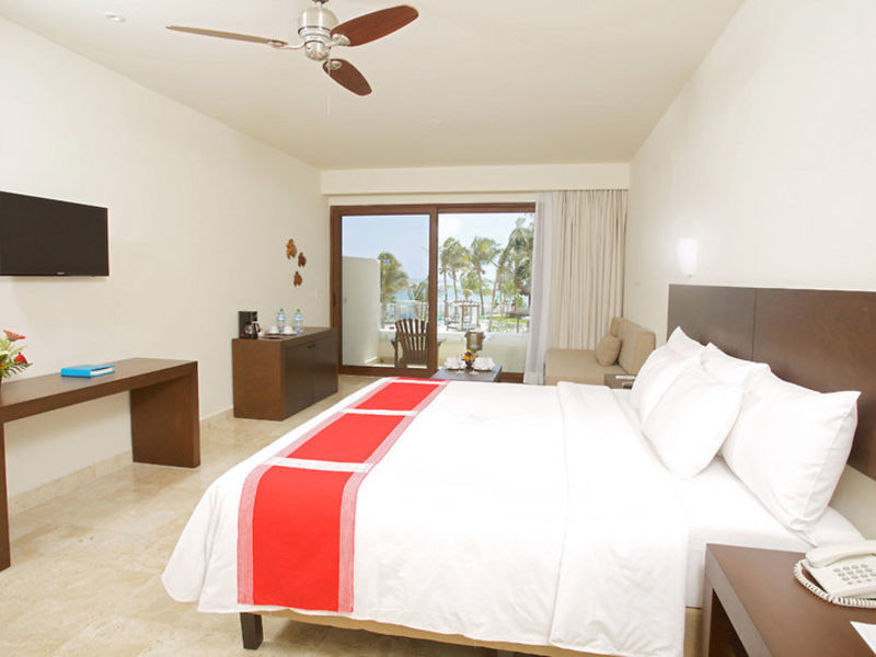 AkumalBay Beach & WellnessResort