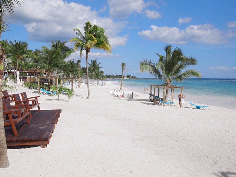 AkumalBay Beach & WellnessResort