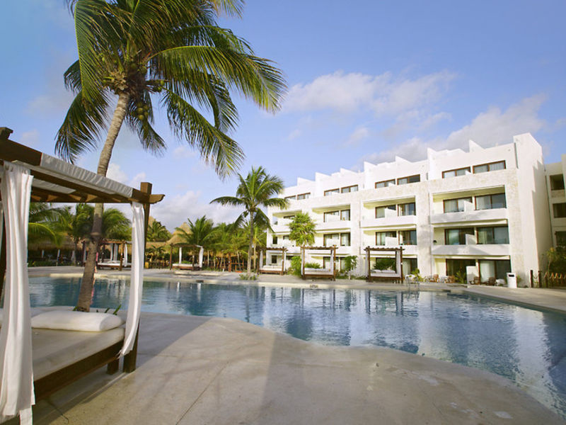 AkumalBay Beach & WellnessResort