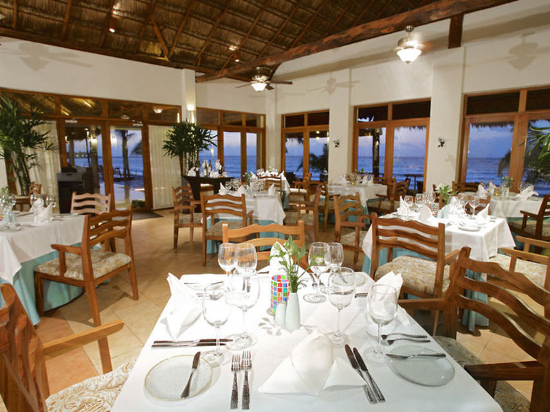 AkumalBay Beach & WellnessResort