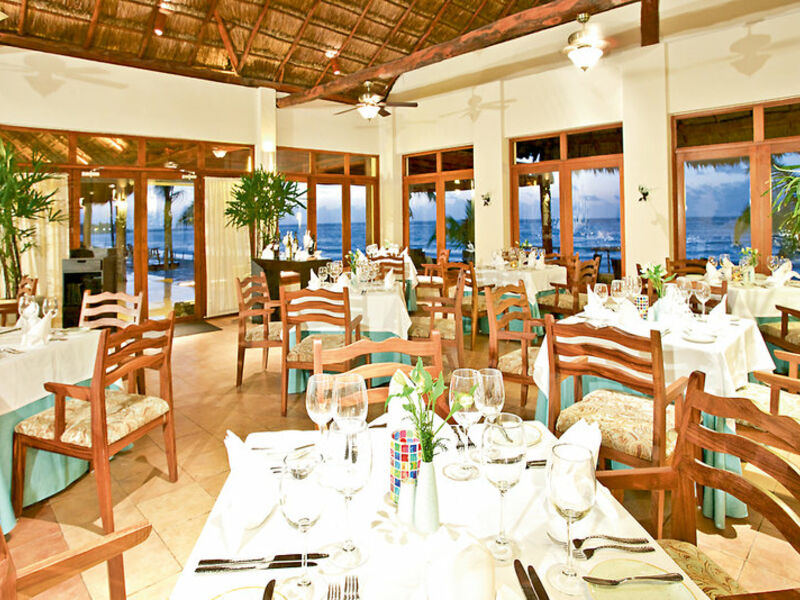 AkumalBay Beach & WellnessResort