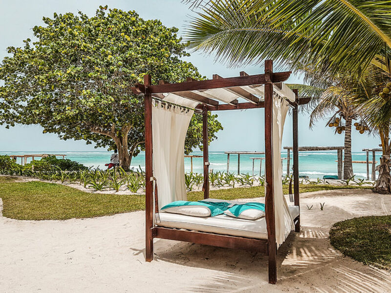 AkumalBay Beach & WellnessResort