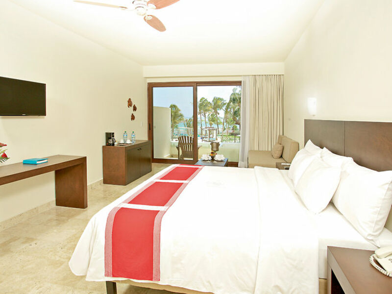 AkumalBay Beach & WellnessResort