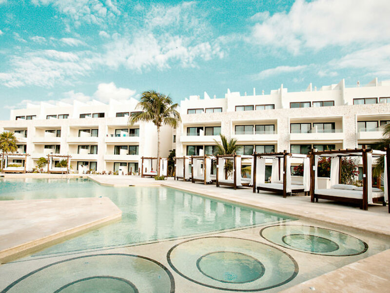 AkumalBay Beach & WellnessResort