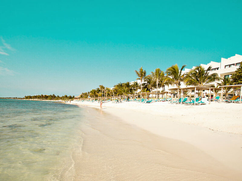 AkumalBay Beach & WellnessResort