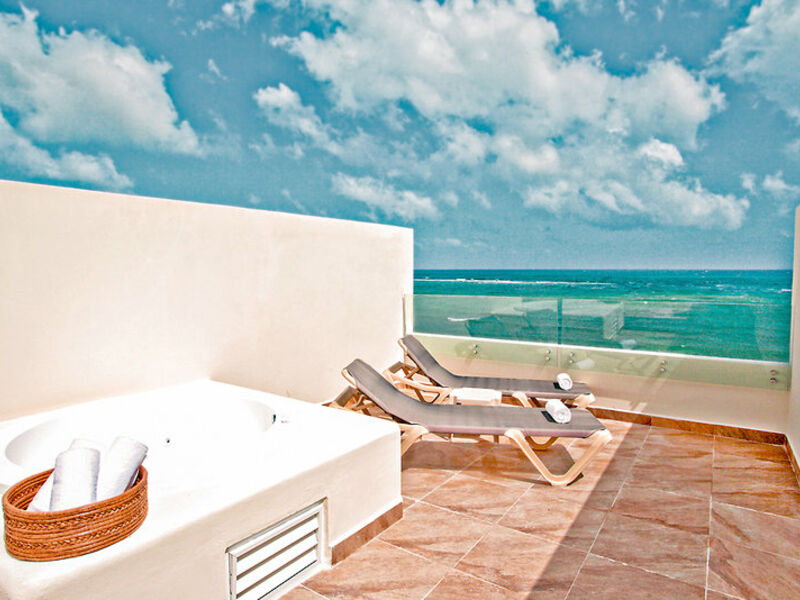 AkumalBay Beach & WellnessResort