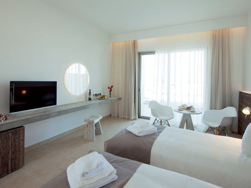 Amphora Hotel & Suites