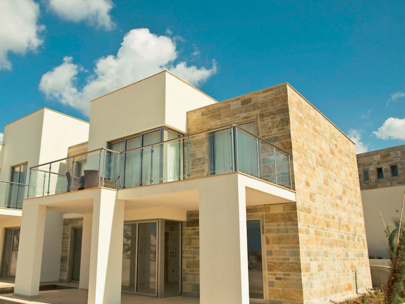 Amphora Hotel & Suites