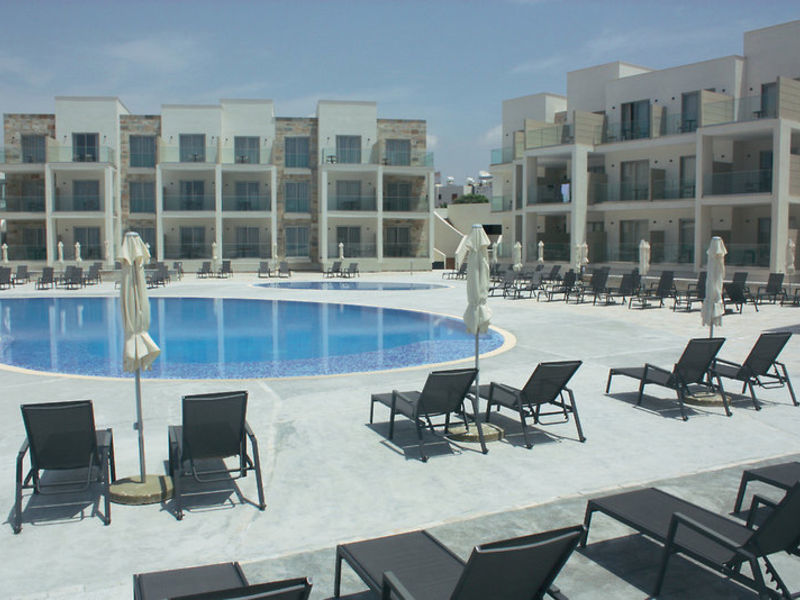 Amphora Hotel & Suites