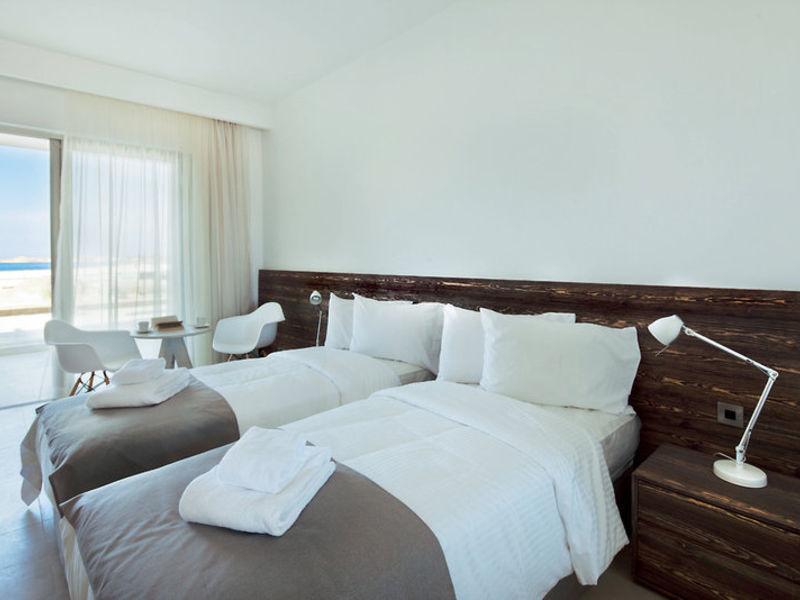 Amphora Hotel & Suites