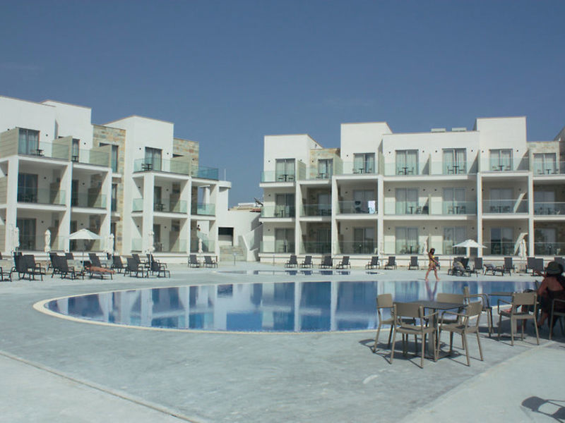 Amphora Hotel & Suites