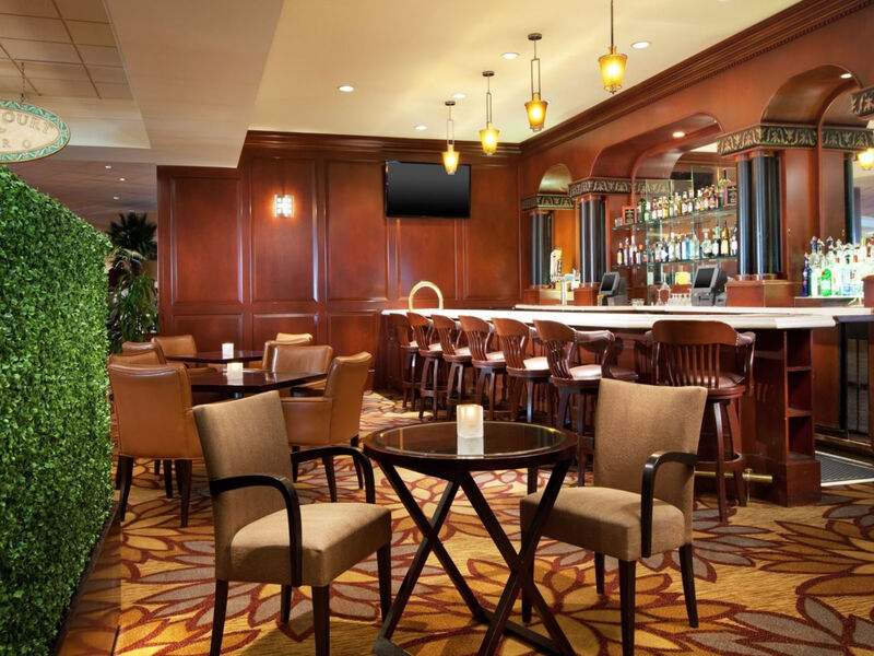 Anaheim Majestic Garden Hotel