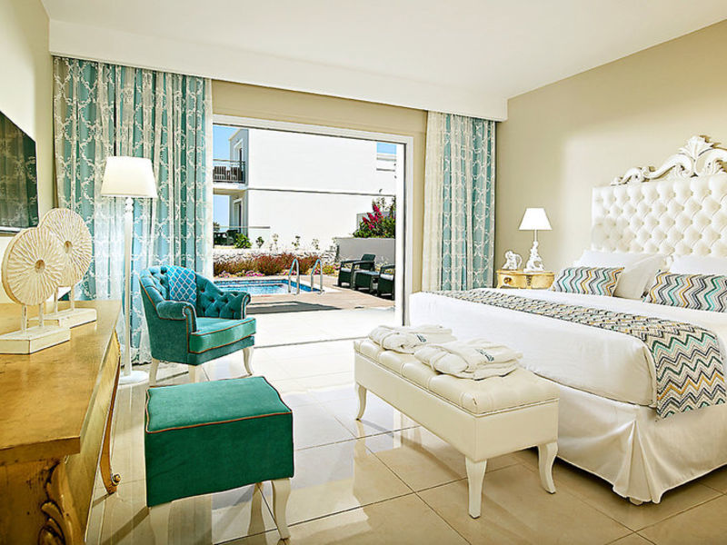 Anemos Luxury Grand Resort
