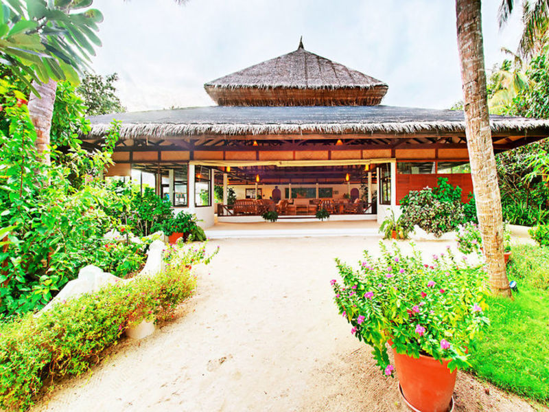 Angaga Island Resort & Spa