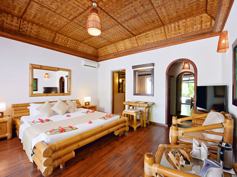 Angaga Island Resort & Spa