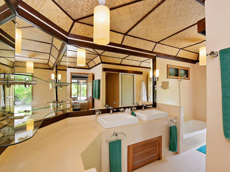 Angaga Island Resort & Spa