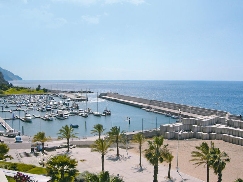 App. Calheta Beach
