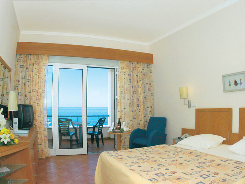 App. Calheta Beach